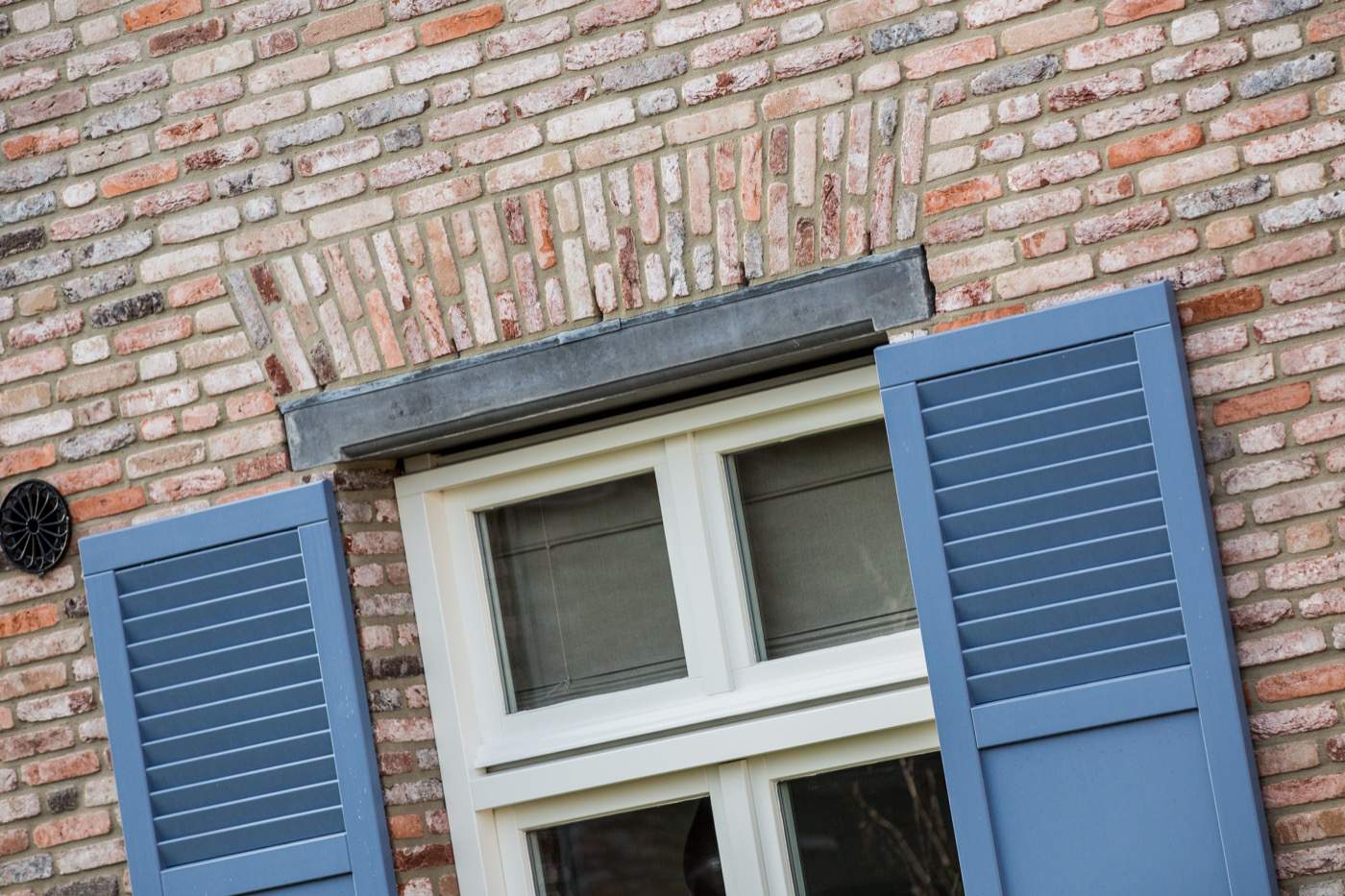 Traditioneel metselwerk bij een woning in Waddinxveen  SBS Metselwerken